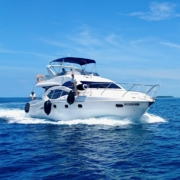 alina-kacharho-86wR5GZJZdQ-unsplash Free Yacht